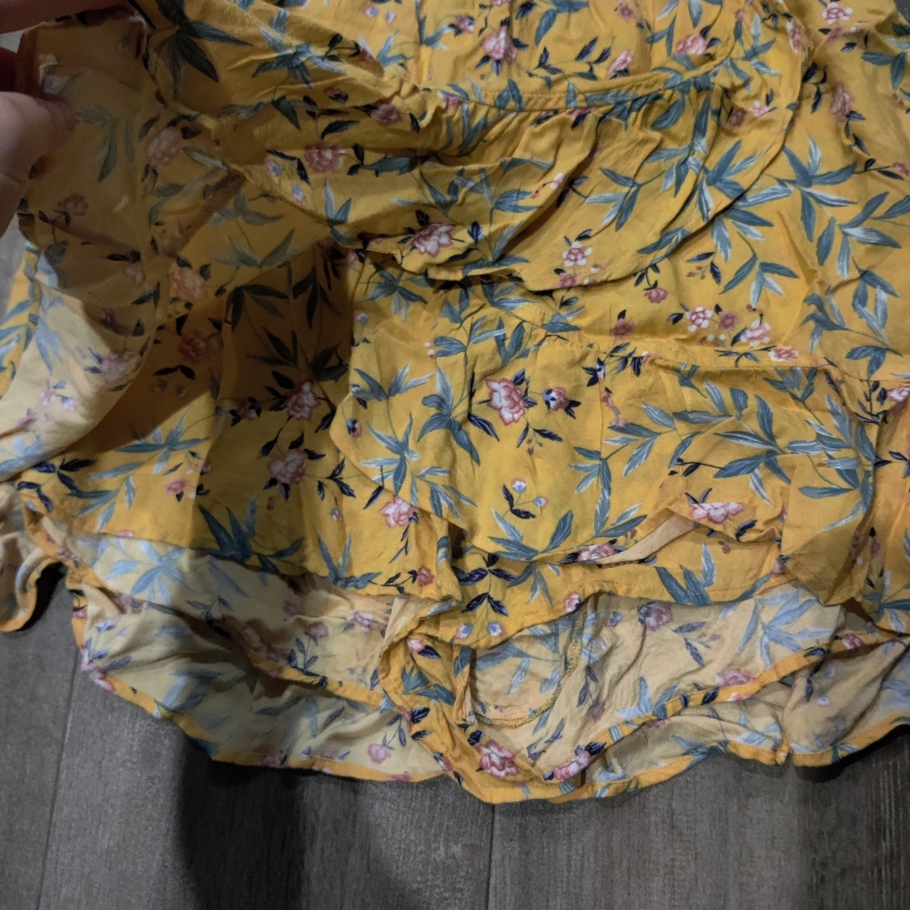 American Eagle Floral Wrap Yellow Romper - Picture 7 of 9